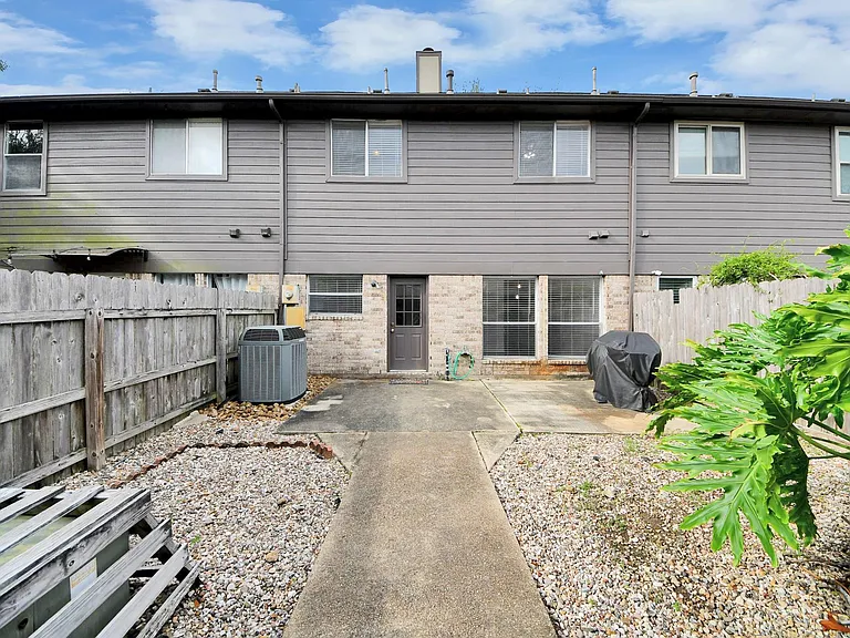 2204 Gemini St — Photo 33