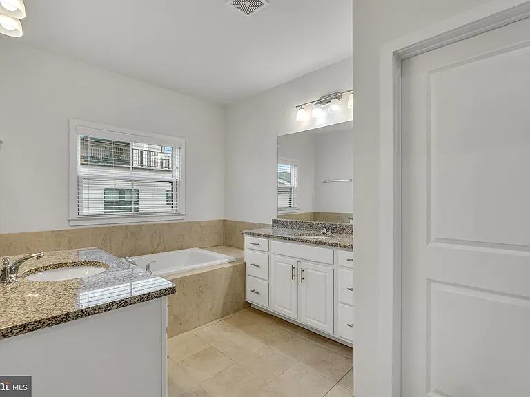 42281 Belgrave Gardens Ter — Photo 35