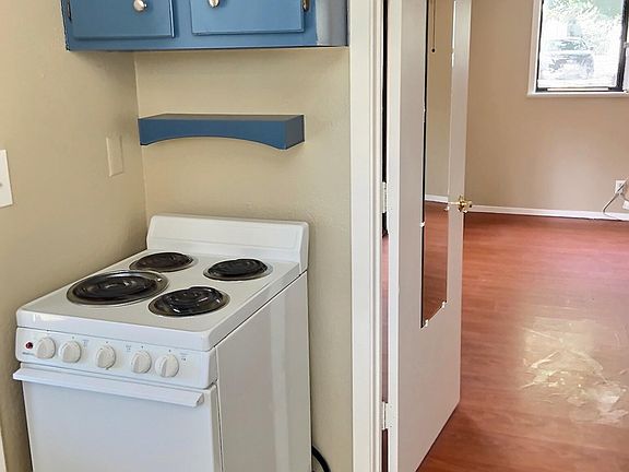 2nd image of 531 1/2 Elefa St