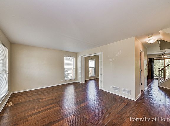 5th image of 2951 Deerpath Ct
