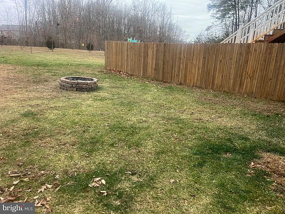 3rd image of 70 Honeylocust Cir