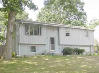 8 Inkberry Trl, Narragansett, RI 02882