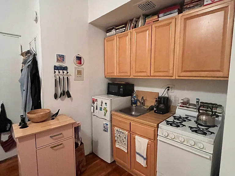 216 W 78th St #3-D — Photo 4