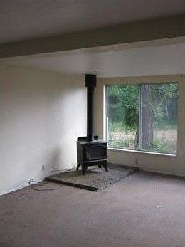 4th image of 2133 N Santa Fe Ave