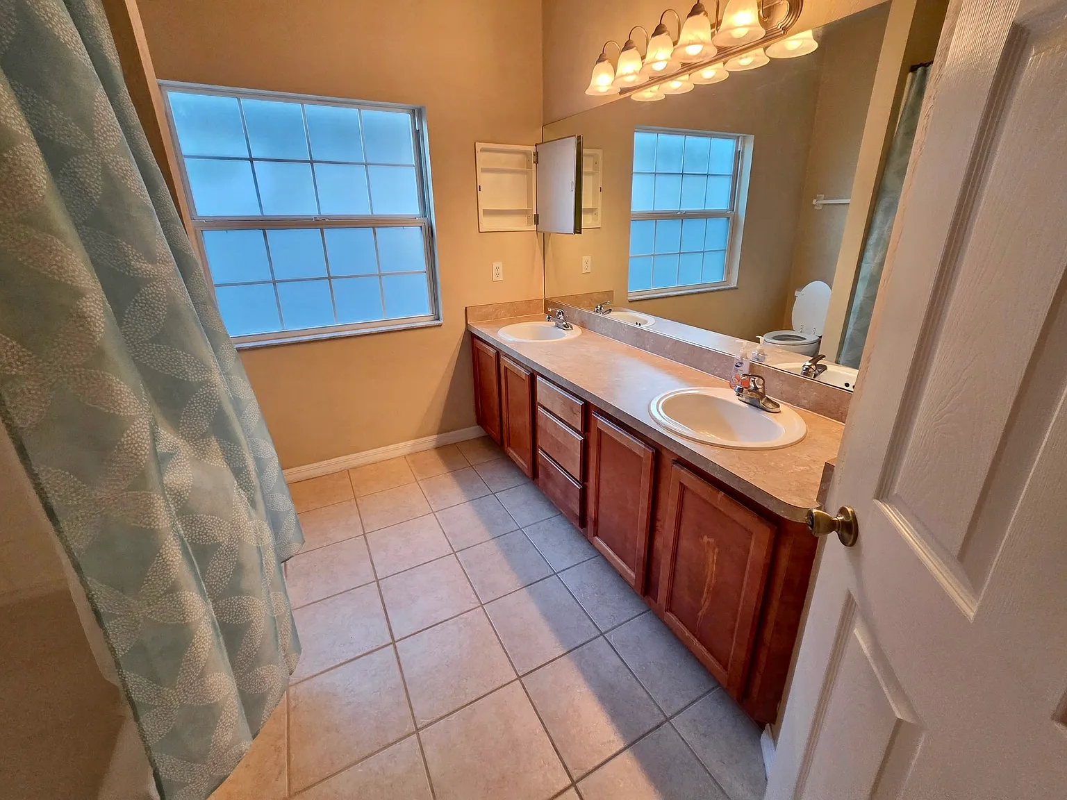 1522 Northwest 120th Way - 1 — Photo 2