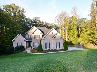 4909 Little Oak Dr, Greensboro, NC 27410