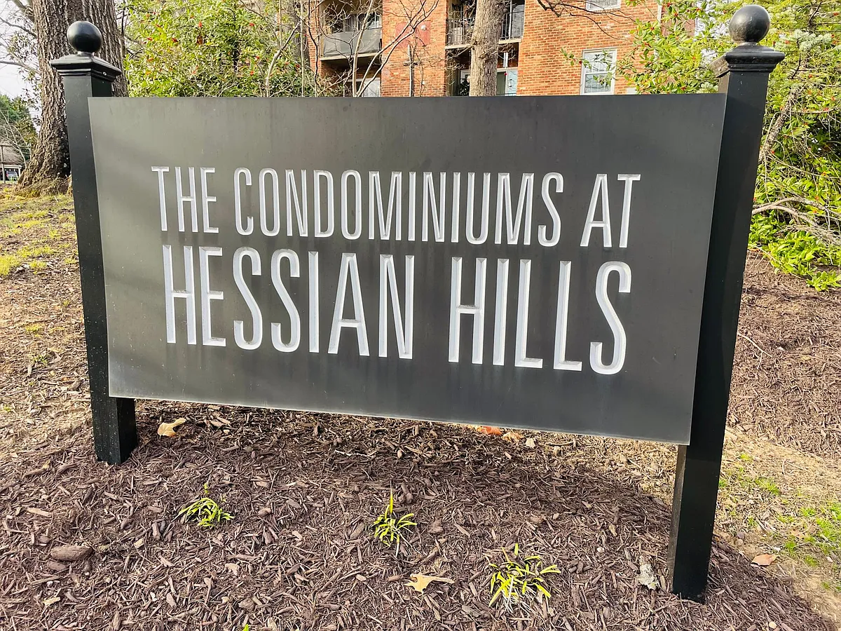 Building Photo - 2422 Barracks Pl #3