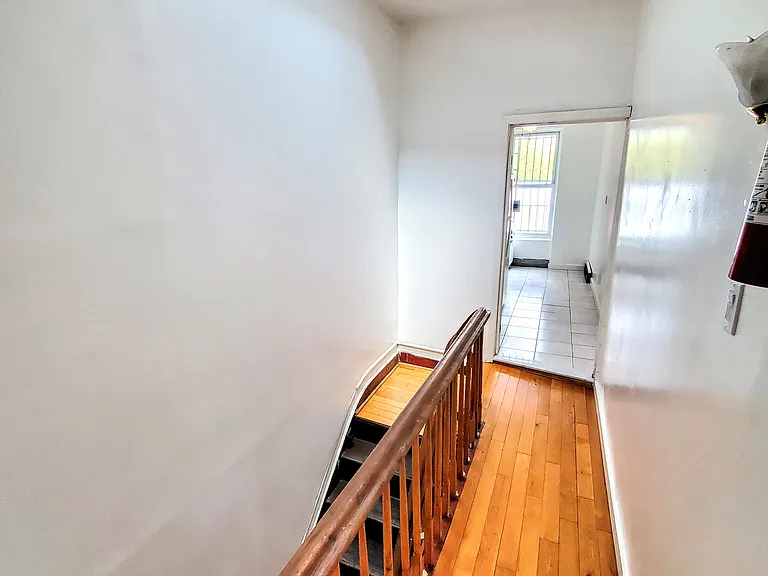 253 Vernon Ave #4 — Photo 16