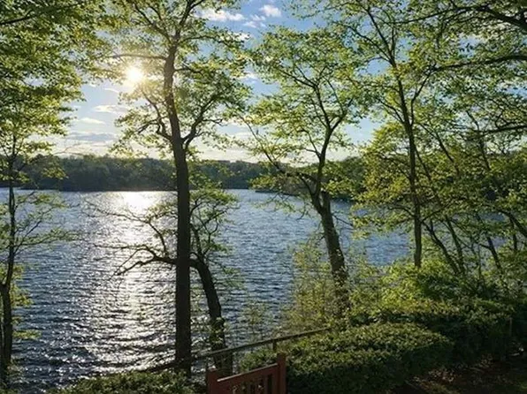 93 Riverview Ave Floor 2, Waltham, MA 02453