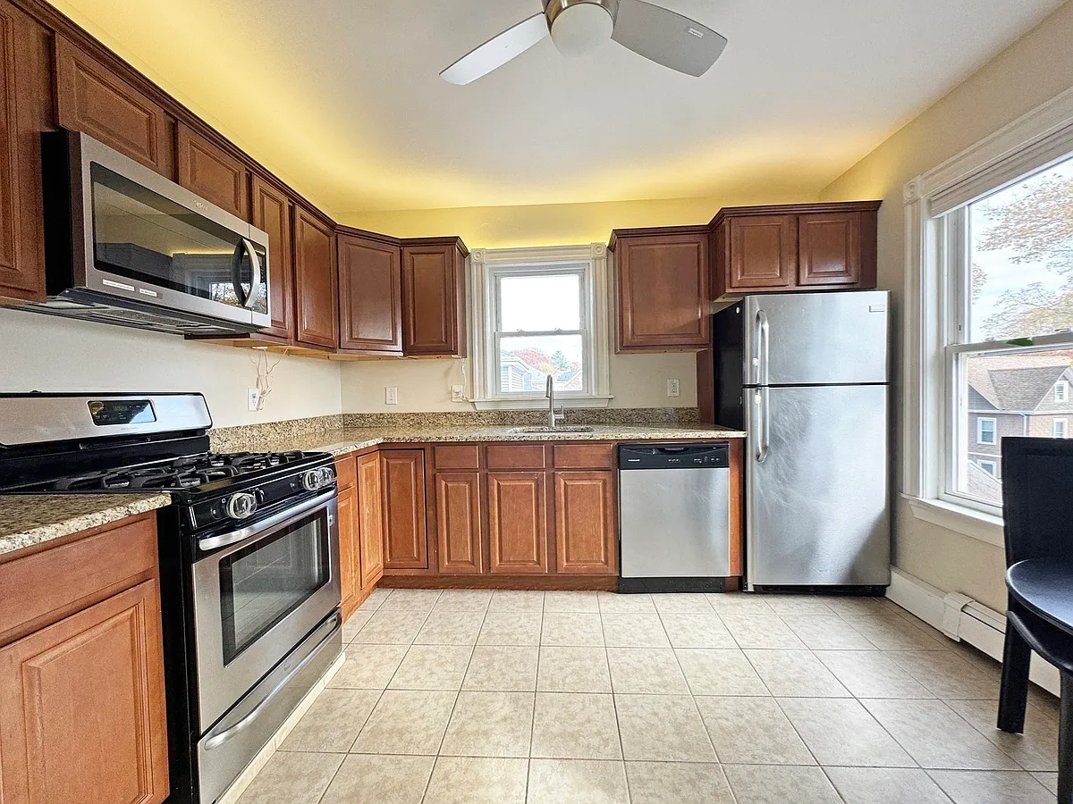 Building Photo - 241 Mountain Ave #2