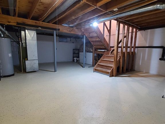 Full Basement with washer/dryer