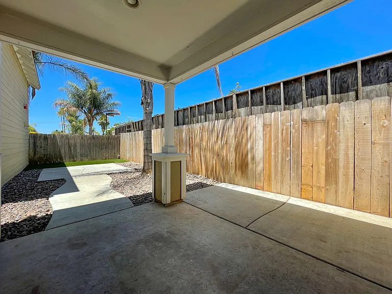 1725 S Maple St #4 — Photo 16