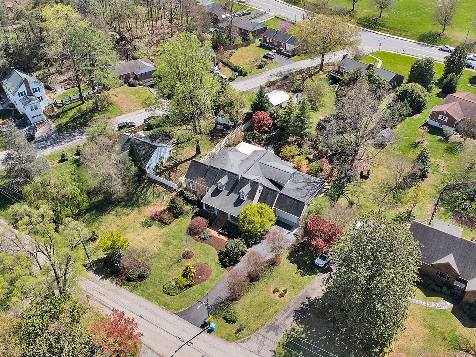 1st image of 1114 Clearfield Rd SW