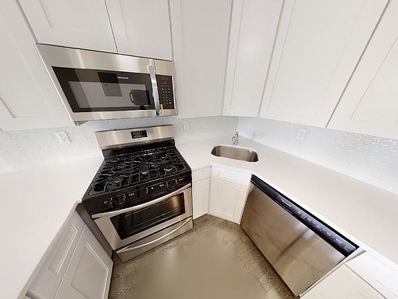 4th image of 73 Bay 47 St Unit 3C