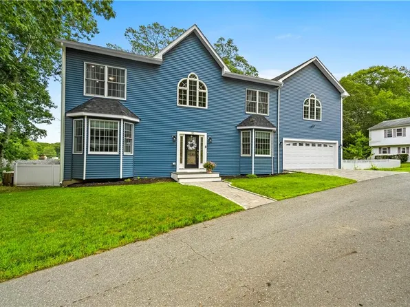 70 Shady Ln, Pascoag, RI 02859