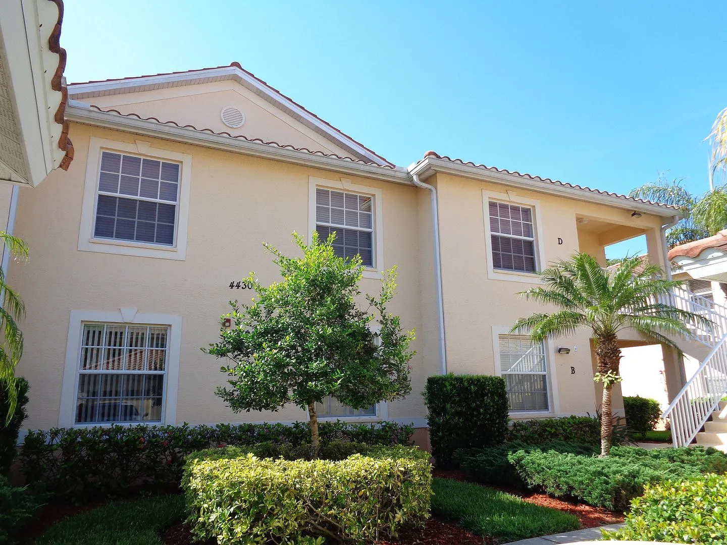 Available 2BR+Den/2BA/1CG 1st Floor Condo — Photo 1
