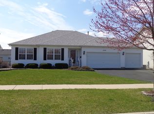 1524 Waterford Rd, North Aurora, IL 60542