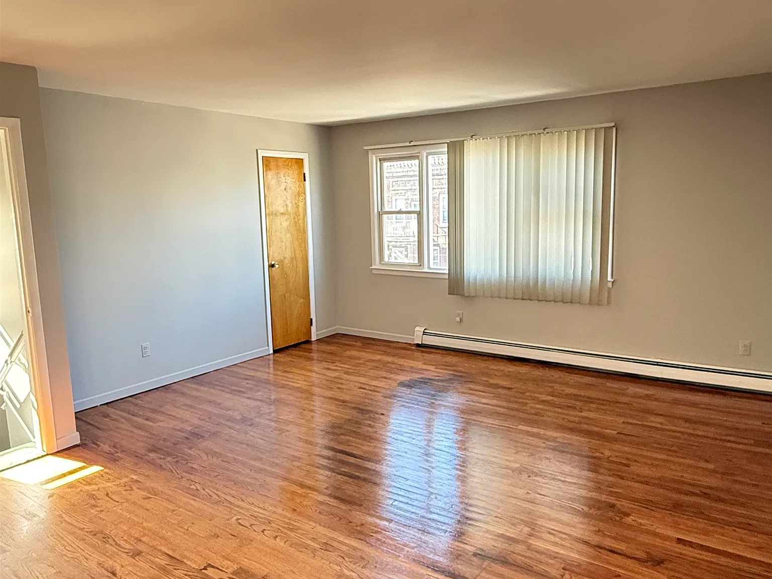 3 bed, 1.0 bath, $2,500 — Photo 2