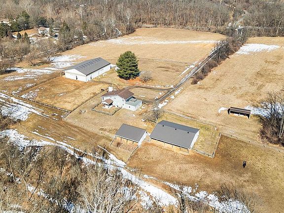 3rd image of 534 Charming Forge Rd