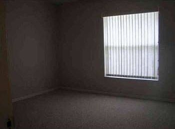 4th image of 636 Harbor Villa Ct