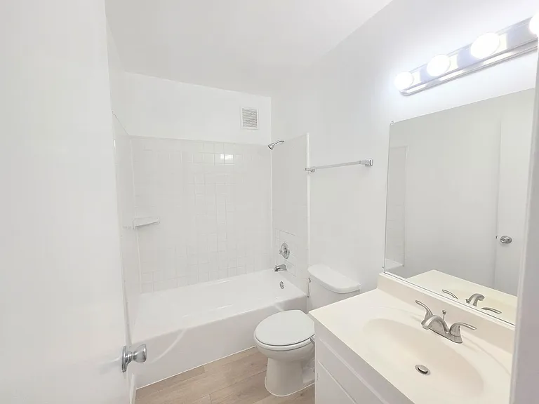 8750 Topanga Canyon Blvd #6 — Photo 14