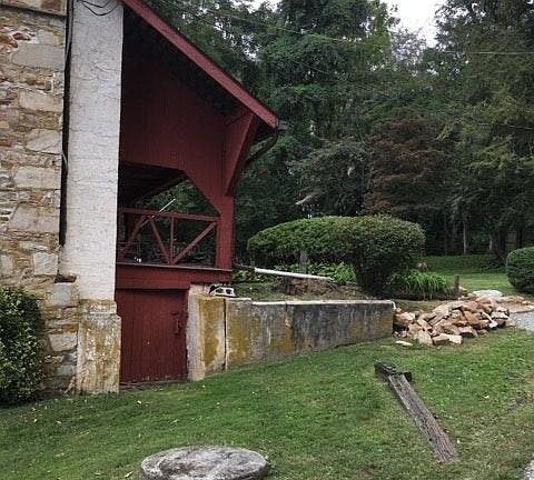 Private yard on over 2 acres