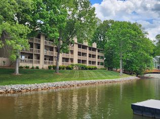 75 Azalea Cir #203, Union Hall, VA 24176