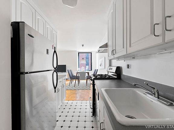 4th image of 1641 3rd Ave APT 15C