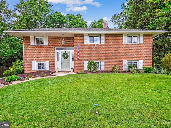 5th image of 7912 Glengary Ct