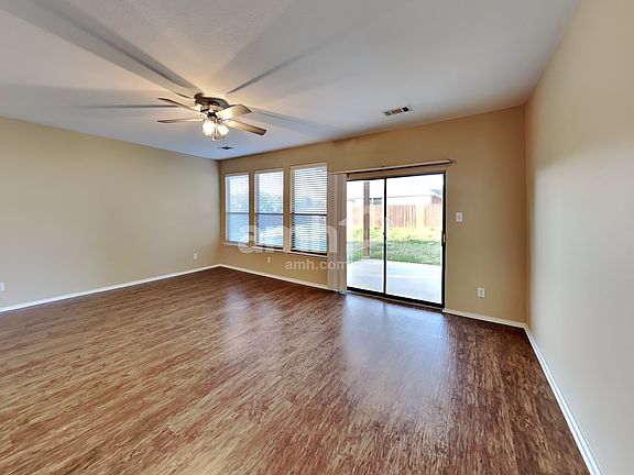 5th image of 10617 Vista Heights Blvd