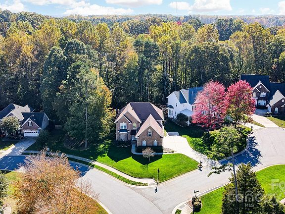 3rd image of 7484 Brentfield Ln