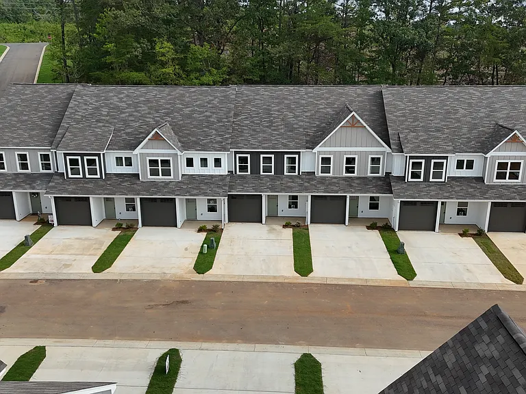 22100 Cove Ln #1 — Photo 5