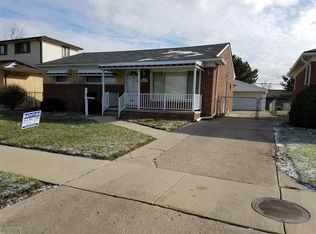 25886 Huron St, Roseville, MI 48066