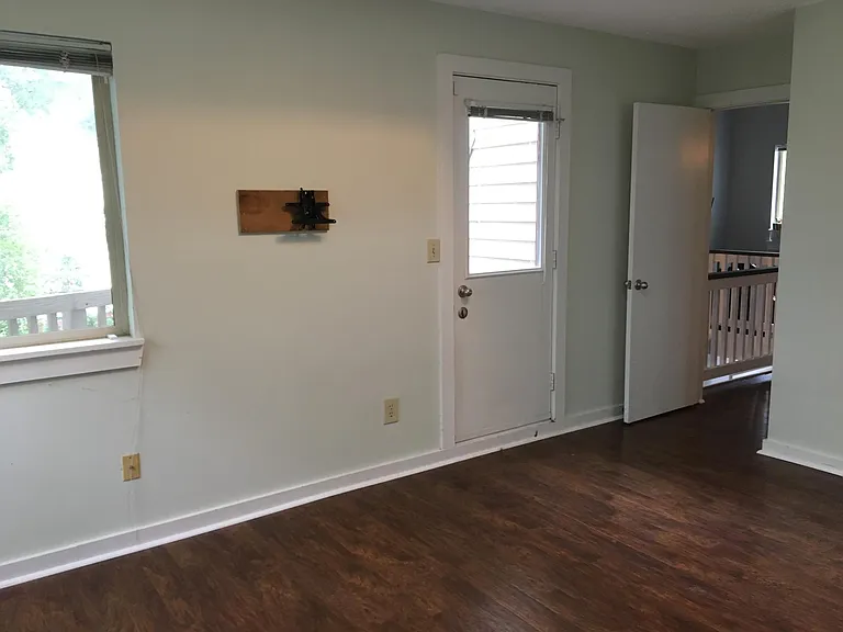7301 Glenroie Ave — Photo 9
