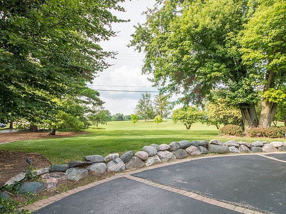 3rd image of 4951 Elmgate Dr