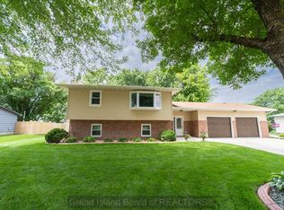 1924 Freedom Dr, Grand Island, NE 68803