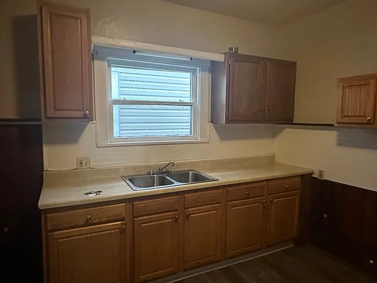 202 Westwood Ave — Photo 7