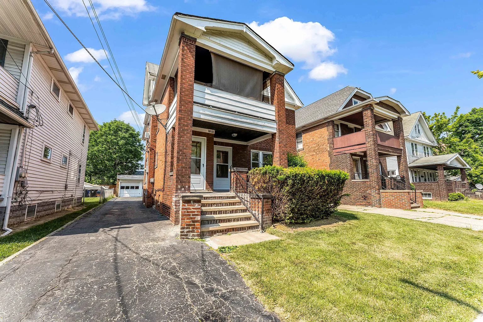16111 Parkgrove Ave photo 1