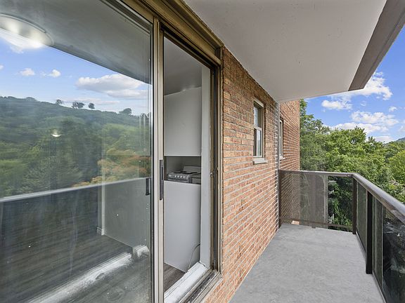 5th image of 161 East Ave S #405