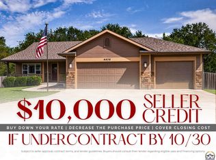 4436 SE Stone Creek Rd, Topeka, KS 66609