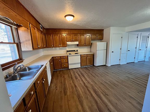 3rd image of 233 Westover Dr #1