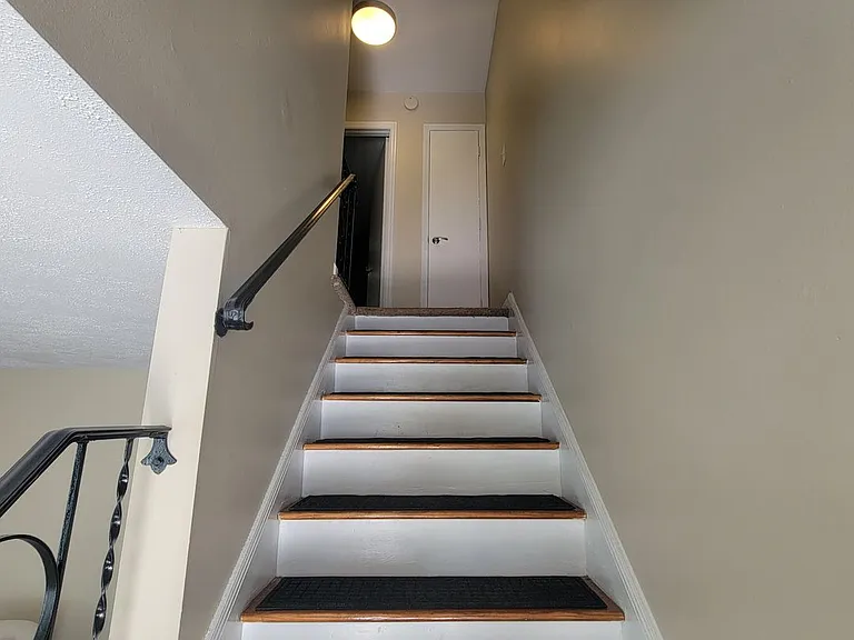 1010 Country Club Rd #G1 — Photo 8