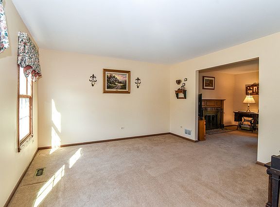 5th image of 2454 Lawson Blvd