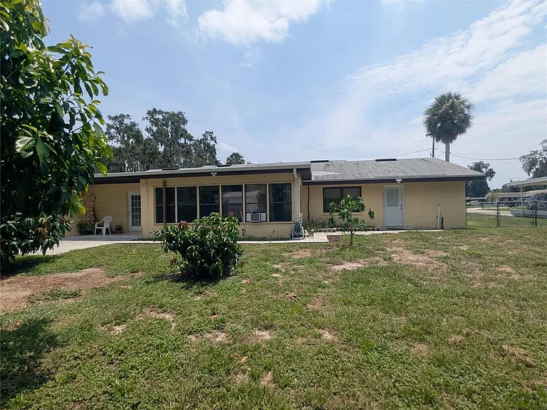 1521 Normandy Way — Photo 35