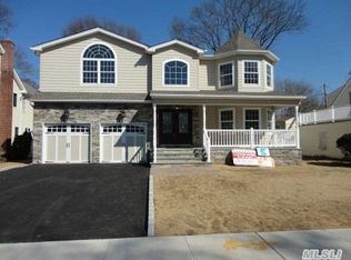 1552 Stevens Ave, Merrick, NY 11566