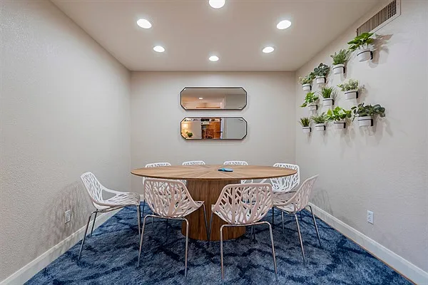 174 S Laguna Dr — Photo 16