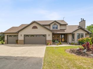 N1100 Wood Ln, Pulaski, WI 54162