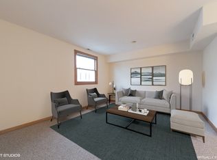 9 Spring St APT B, Cary, IL 60013