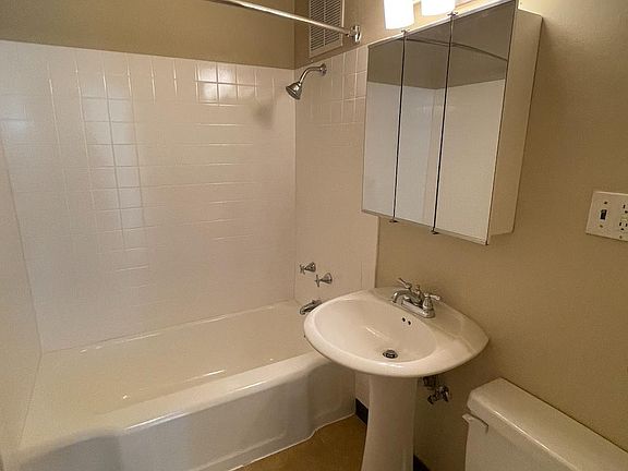 5th image of 1205 Queen Anne Ave N APT 201