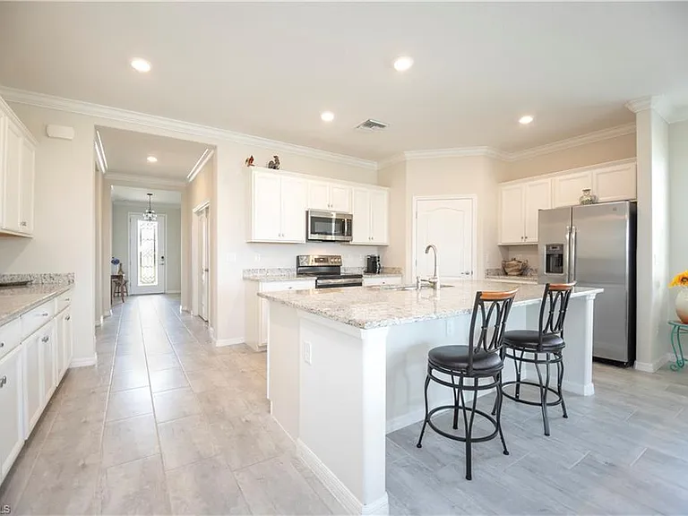 2075 Parson St — Photo 5